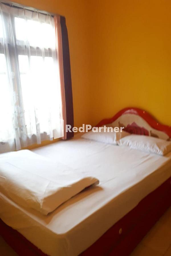 Bromo Indah Lestari Homestay Mitra Reddoorz Pasuruan Exteriör bild