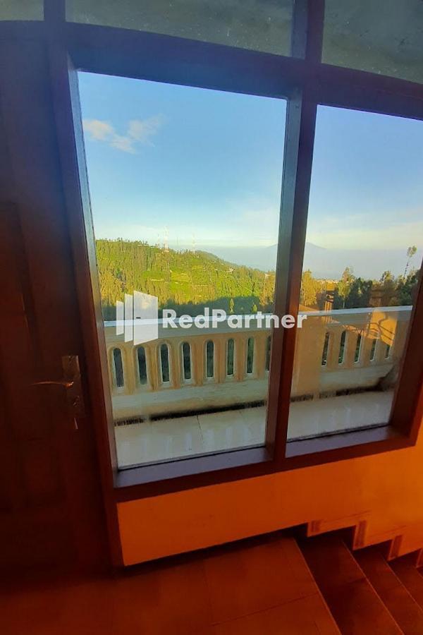 Bromo Indah Lestari Homestay Mitra Reddoorz Pasuruan Exteriör bild