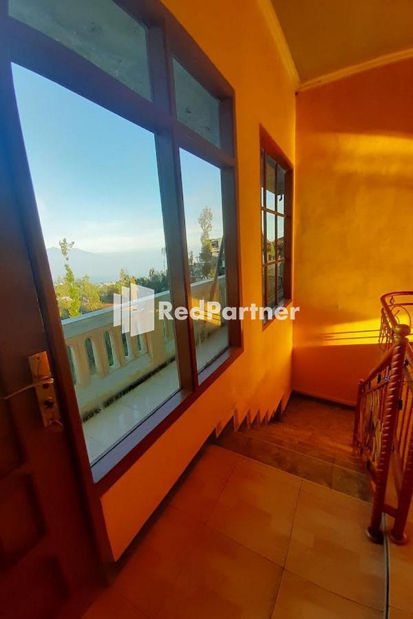 Bromo Indah Lestari Homestay Mitra Reddoorz Pasuruan Exteriör bild