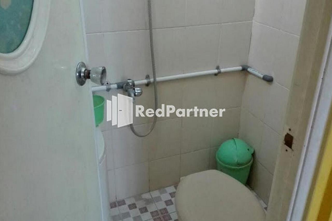 Bromo Indah Lestari Homestay Mitra Reddoorz Pasuruan Exteriör bild