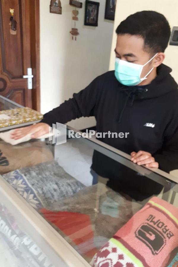 Bromo Indah Lestari Homestay Mitra Reddoorz Pasuruan Exteriör bild
